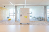 MoniCa - Mobile magnetische Whiteboard & Acoustic Wall